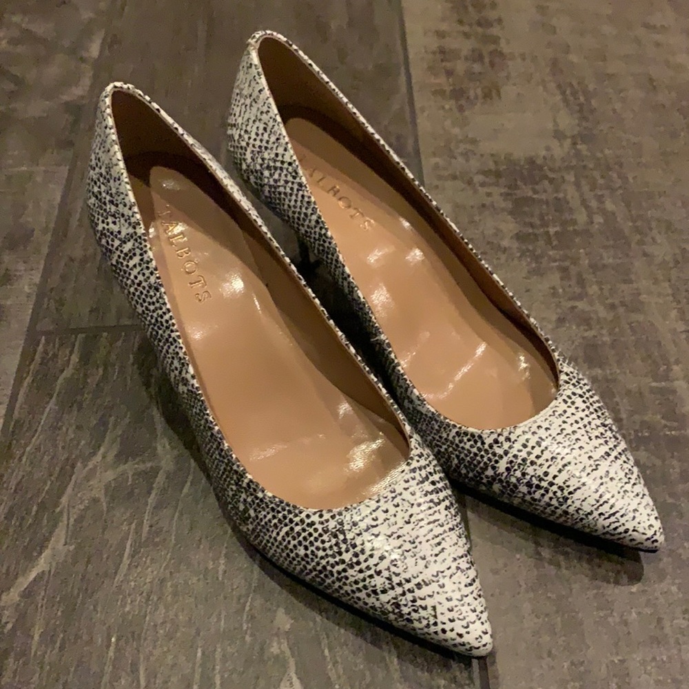 Talbots Snakeskin Heels Pumps 7 AA Narrow NWOT